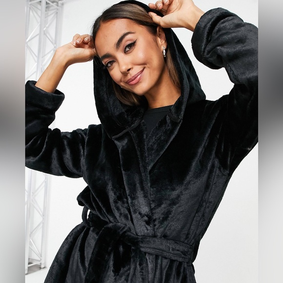 Black Soft Mini Fleece Robe - Picture 4 of 4